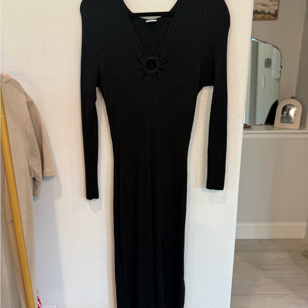 Abercrombie & Fitch Black Ribbed Long-Sleeve Maxi Dress with Front Ring